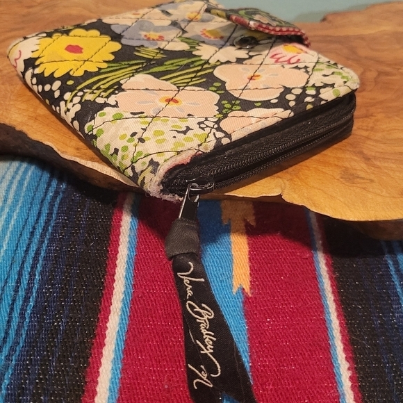 Vintage Vera Bradley Floral Zip And Snap Wallet Size Is Approx 4.5"W× 4" H - Picture 2 of 12